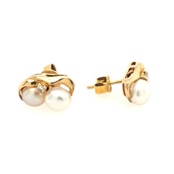 Pre Owned 14ct Pearl and Diamond Stud Earrings ZU783